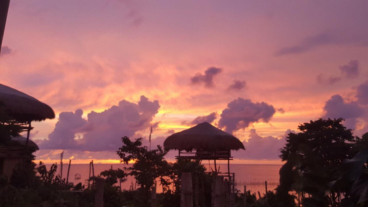 Birdland Beach Club Bolinao Ngoại thất bức ảnh